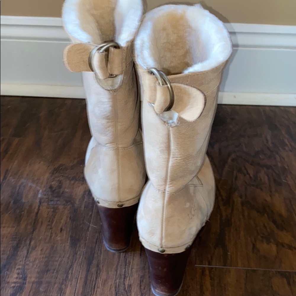 UGG Heeled boots only worn a few times - Picture 5 of 6